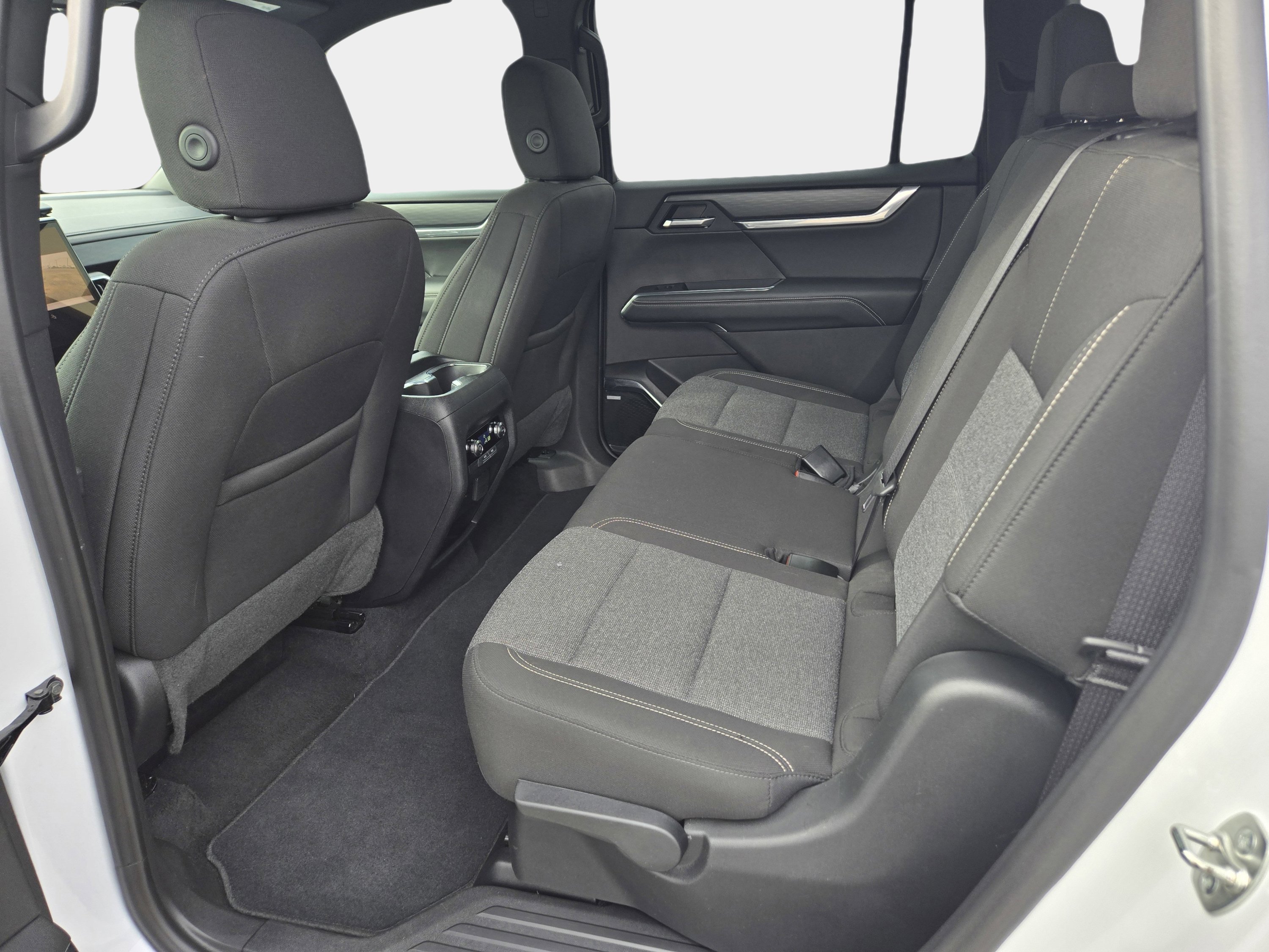 Used 2025 GMC Acadia Elevation image 27