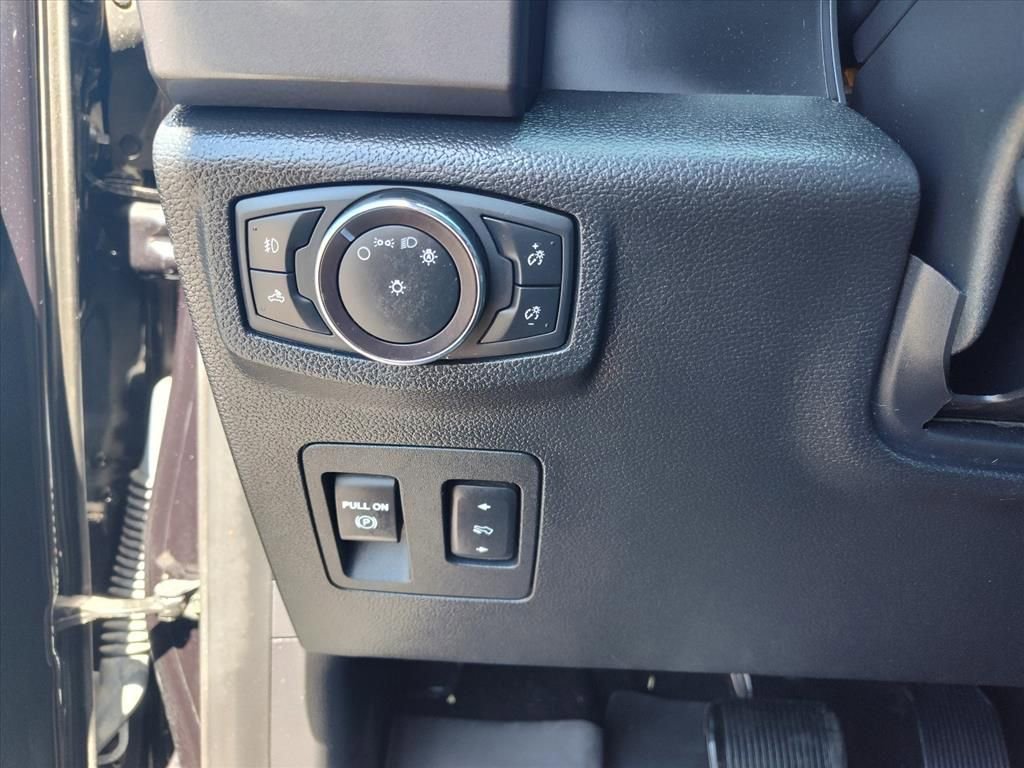 Used 2019 Ford F150 XLT w/ Equipment Group 302A Luxury AWD/4WD image 16