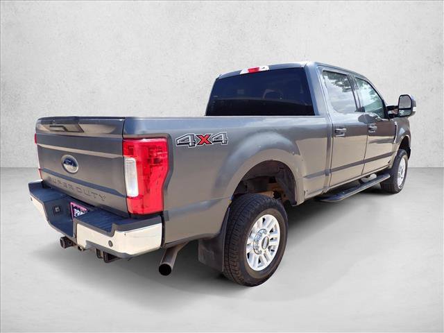 Used 2017 Ford F250 XLT w/ XLT Value Package AWD/4WD image 4