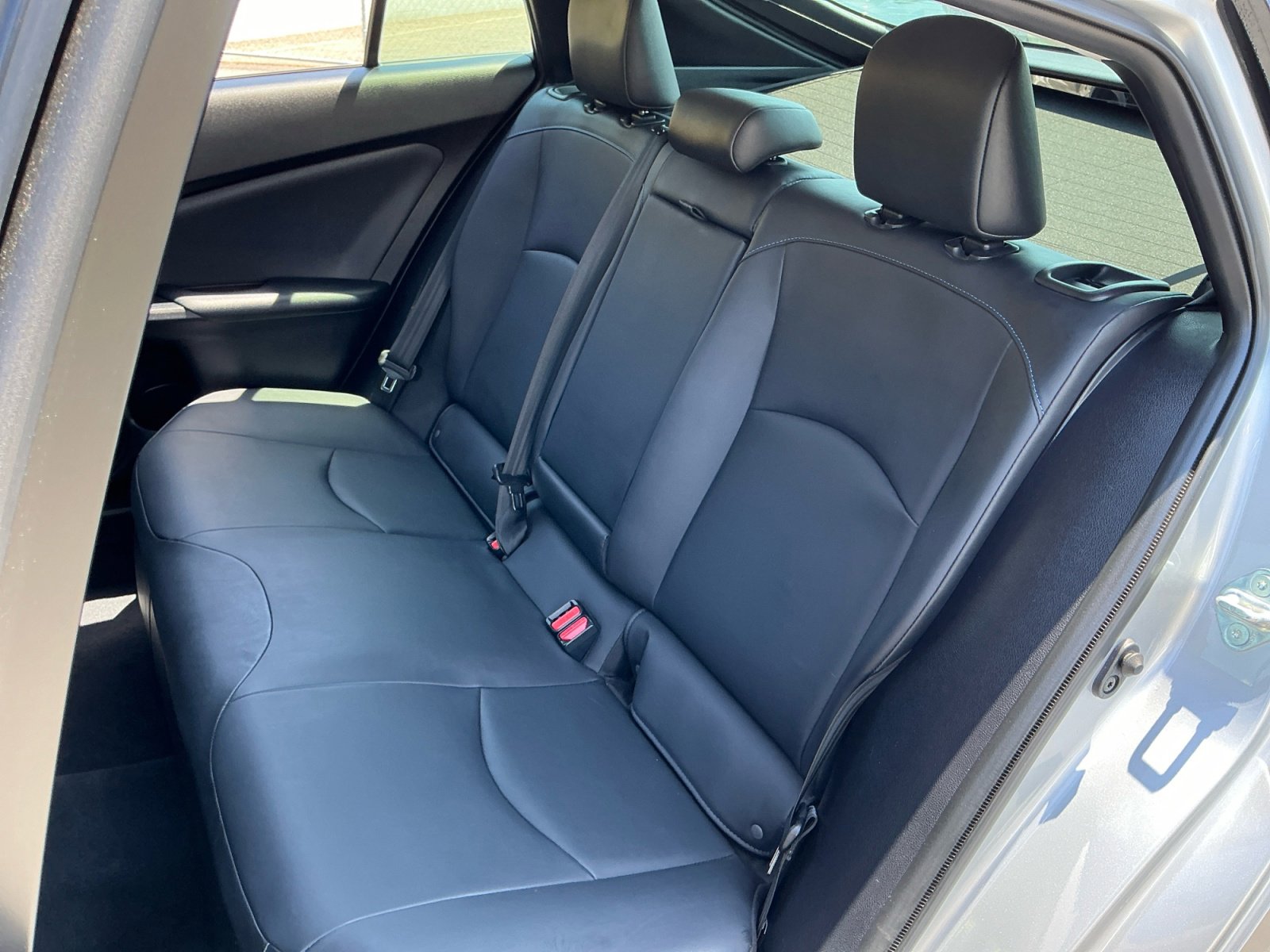 Used 2018 Toyota Prius Three Touring w/ Appearance Package FWD image 19