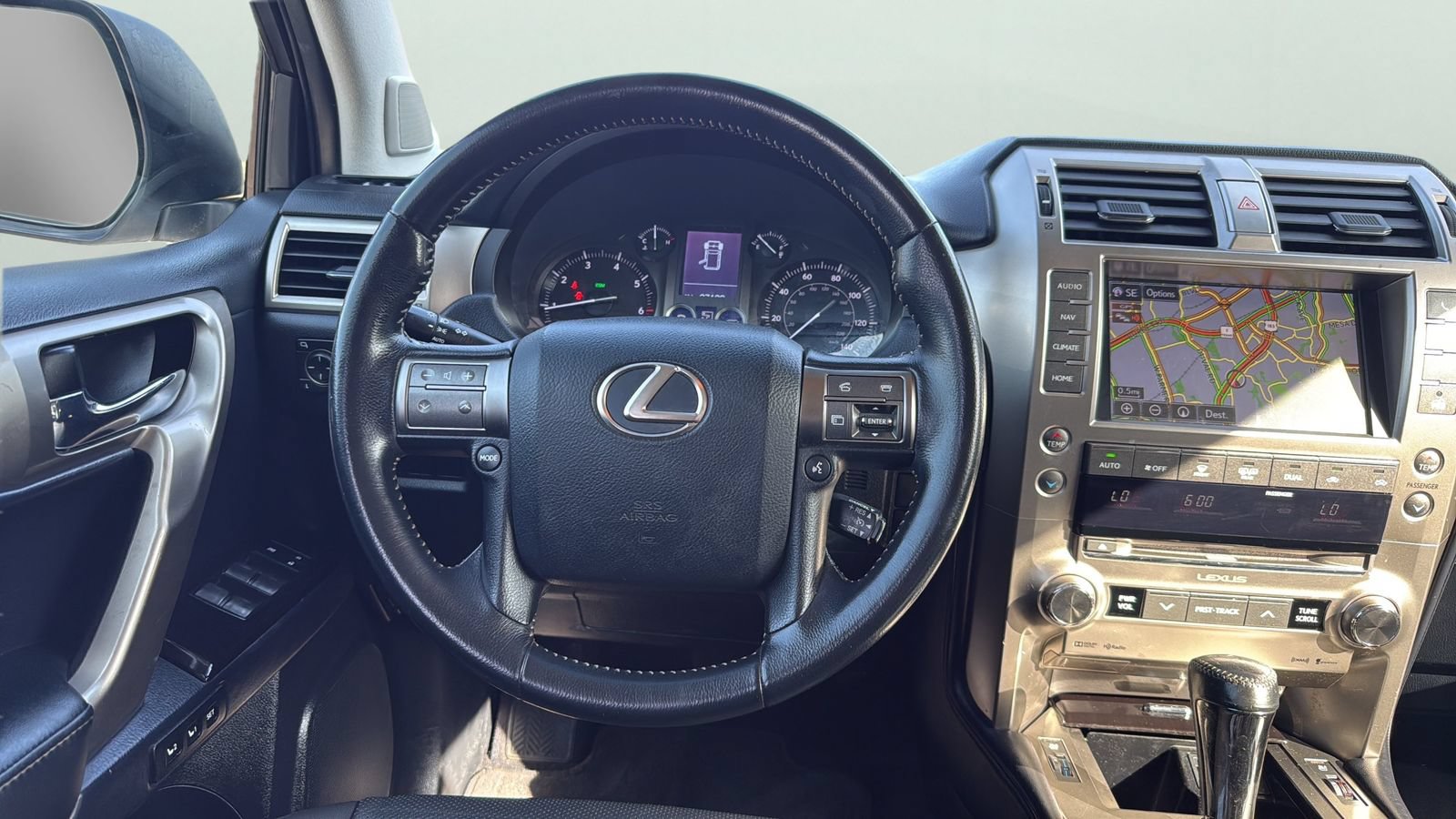 Used 2018 Lexus GX 460 w/ Navigation Package AWD/4WD image 11