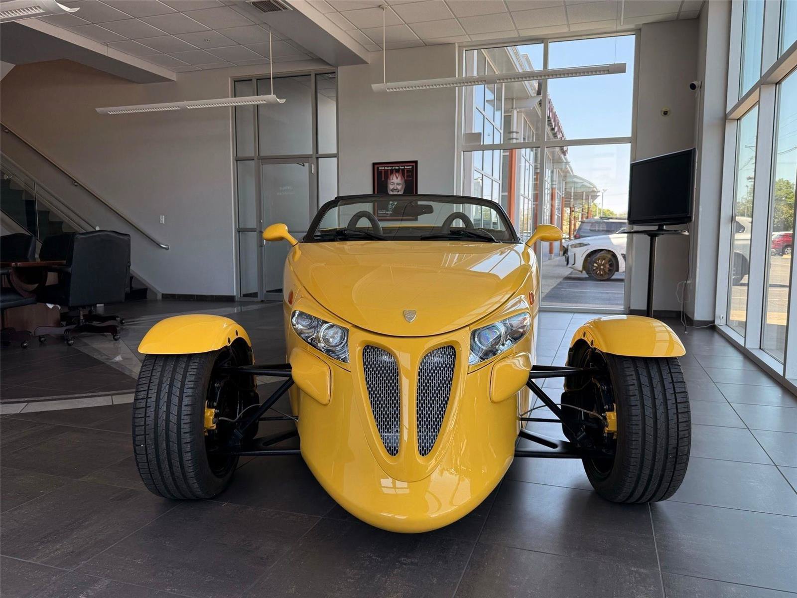 Used 1999 Plymouth Prowler RWD image 11