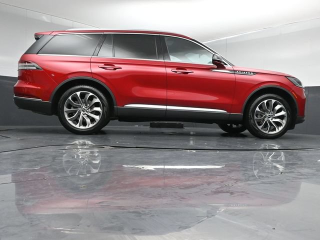 Certified 2025 Lincoln Aviator Reserve w/ Illumination Package AWD/4WD image 46