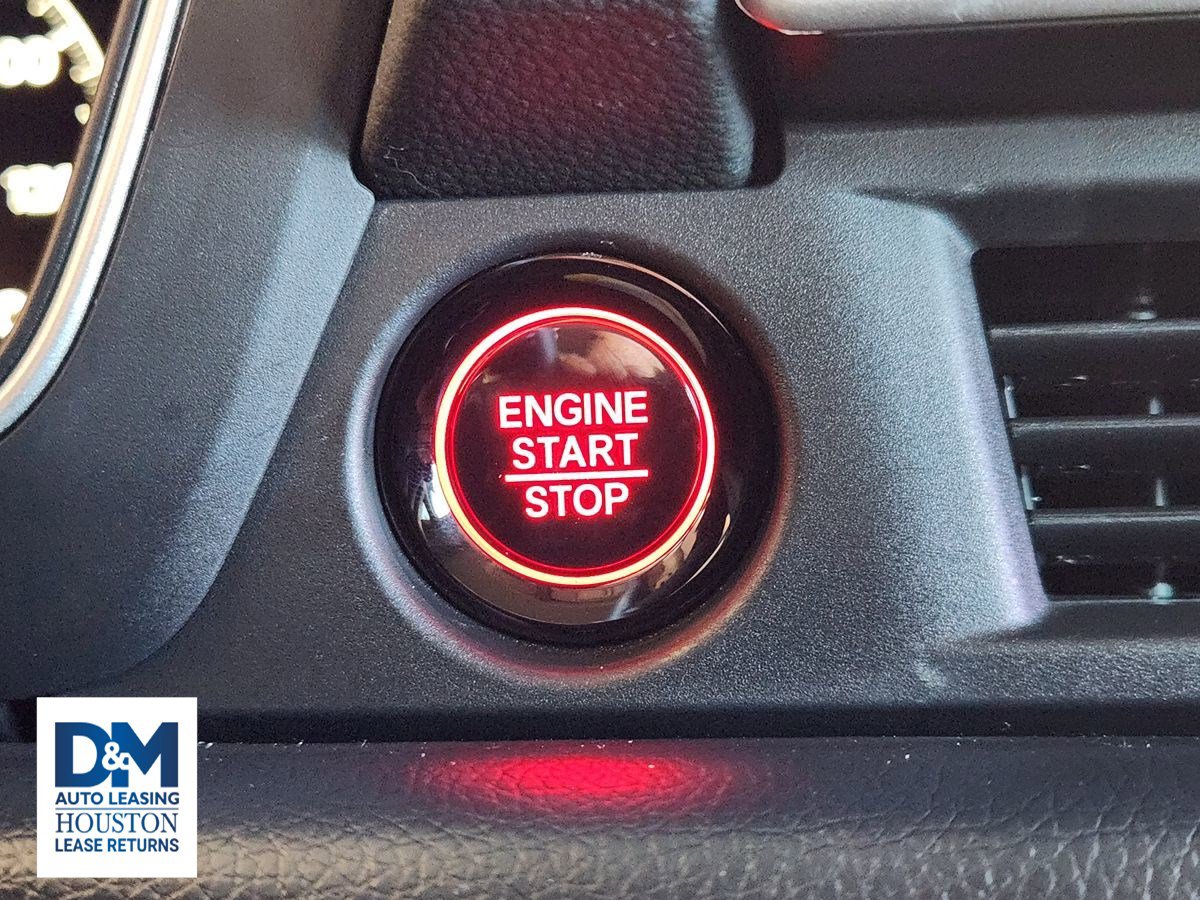 Used 2025 Honda Pilot Touring image 29