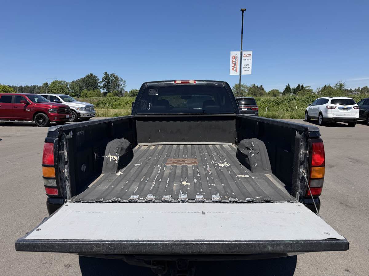 Used 2005 GMC Sierra 3500 SLT w/ Heavy-Duty Power Package AWD/4WD image 20