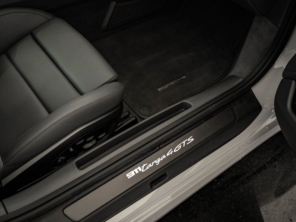 Certified 2022 Porsche 911 Targa 4 GTS image 39