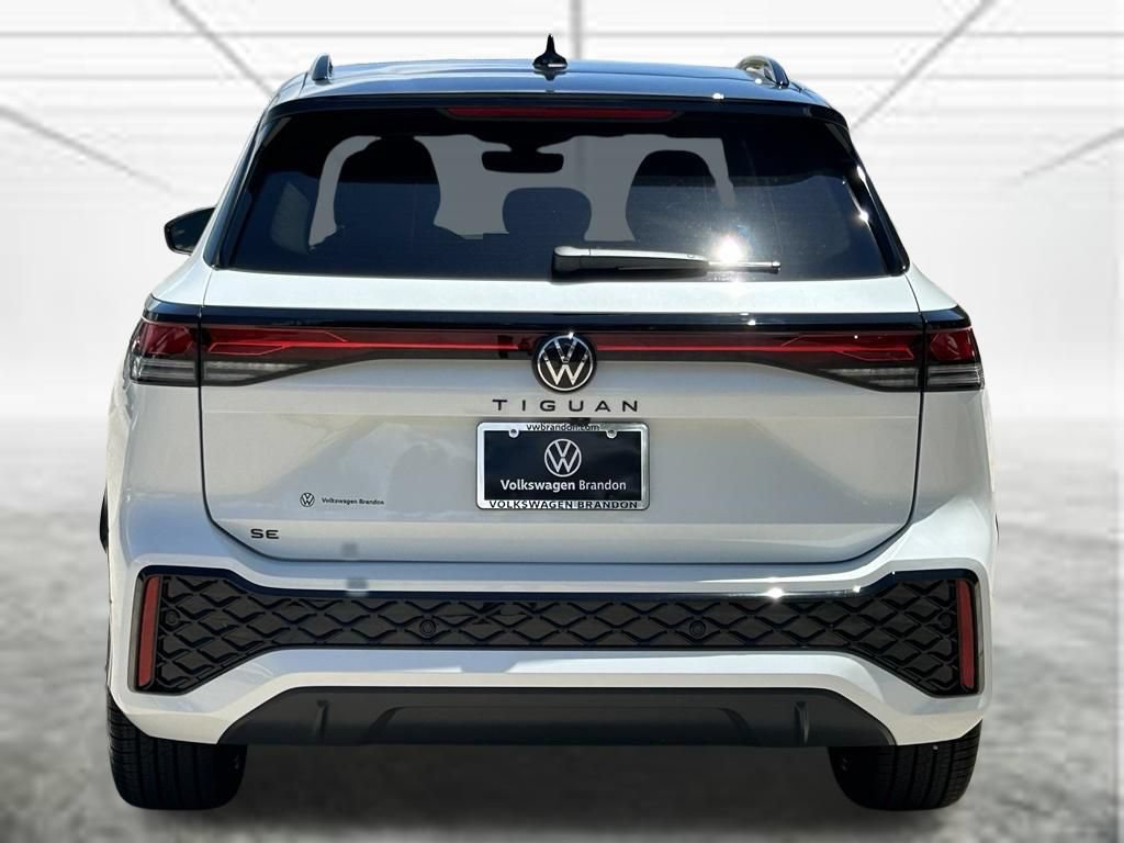 New 2026 Volkswagen Tiguan SE R-Line FWD image 5