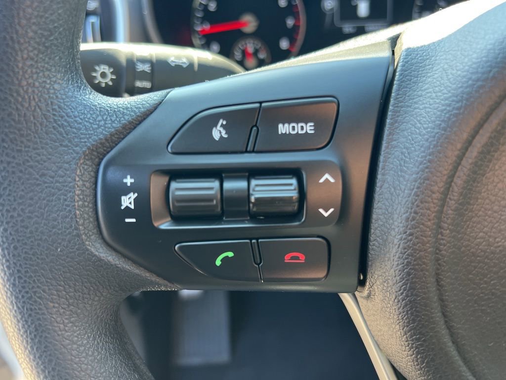 Used 2017 Kia Sorento LX image 16