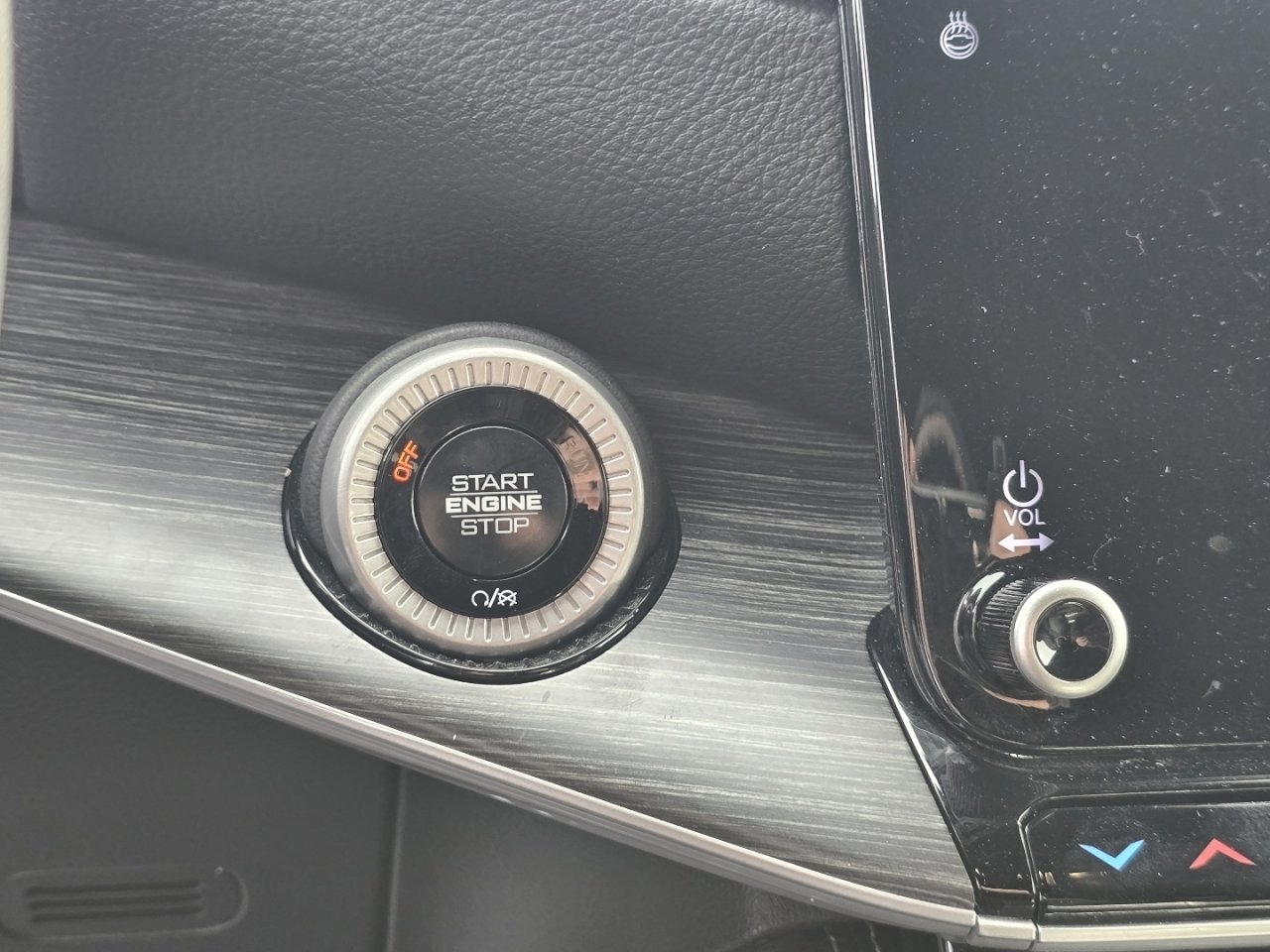 Used 2024 Jeep Wagoneer L Series II w/ Flexible Seating Group image 24