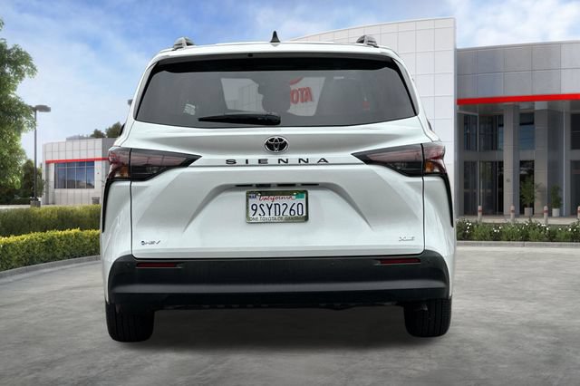 Certified 2026 Toyota Sienna XLE FWD image 6