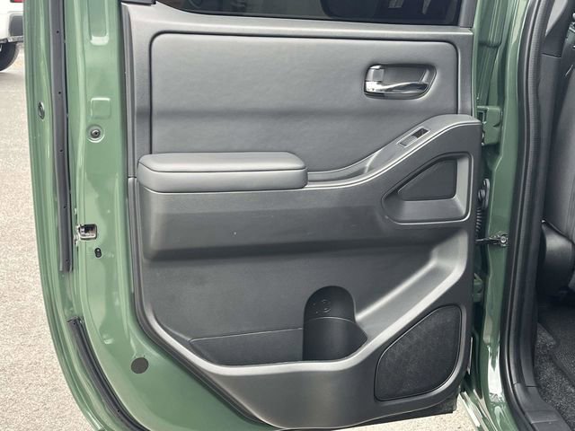 Used 2022 Nissan Frontier SV w/ Technology Package image 16