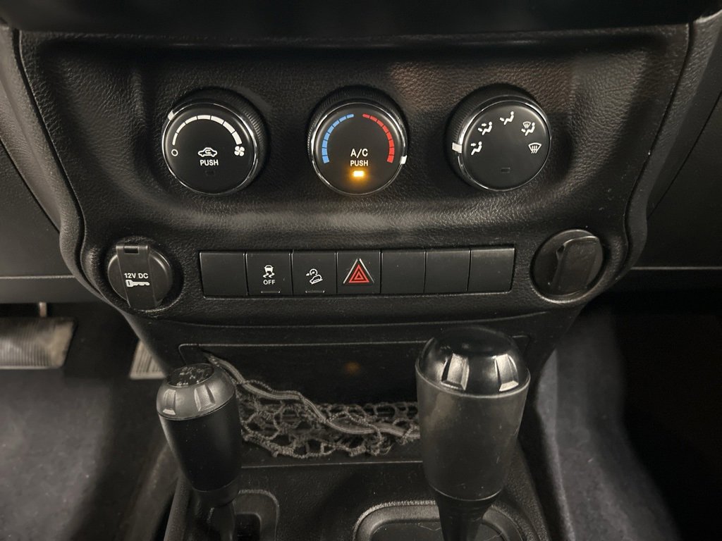 Used 2012 Jeep Wrangler Unlimited Sport image 22