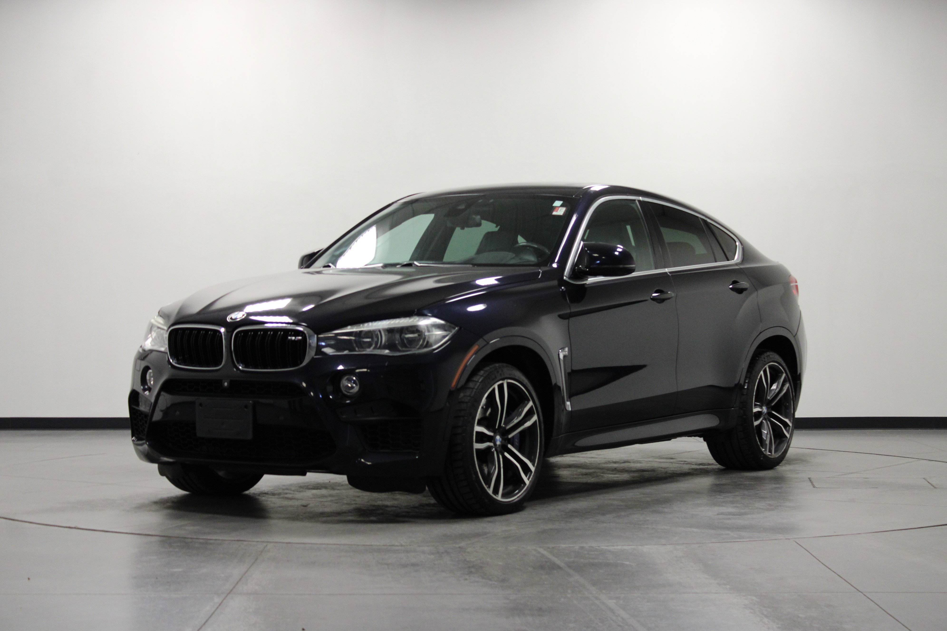 Used 2015 BMW X6 M image 8