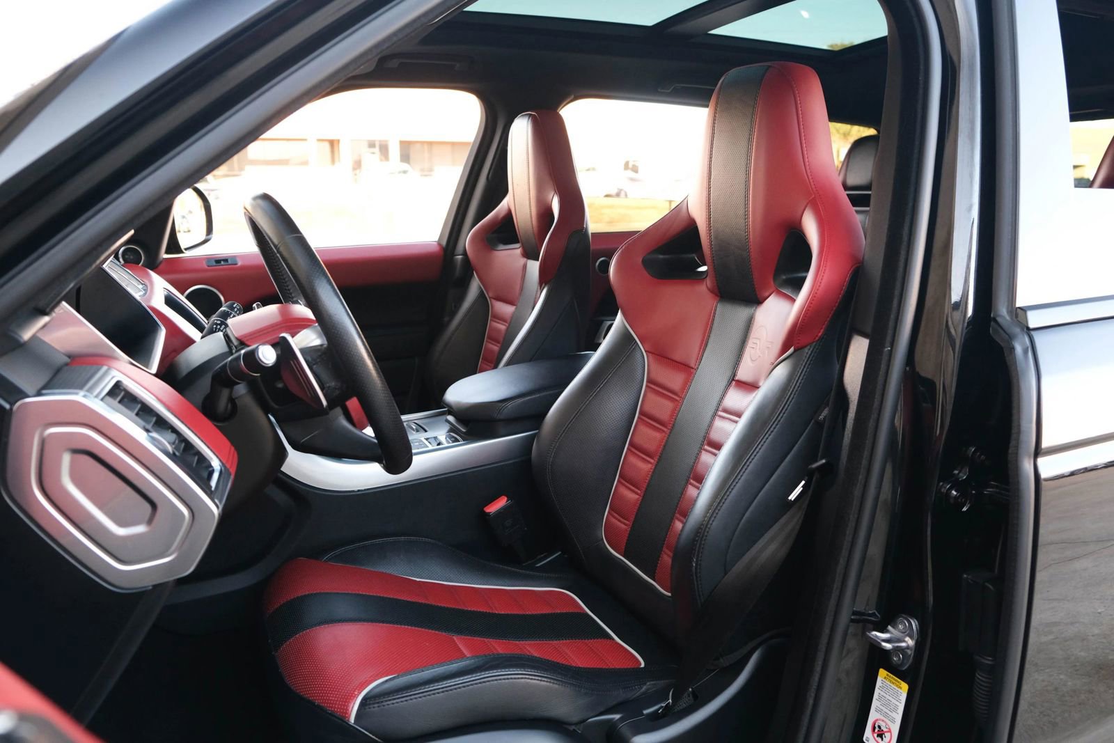 Used 2017 Land Rover Range Rover Sport SVR image 24