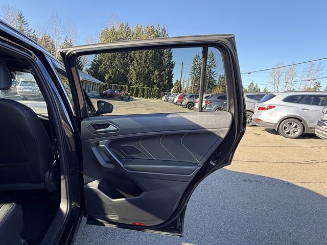 Used 2022 Volkswagen Tiguan SE R-Line image 22