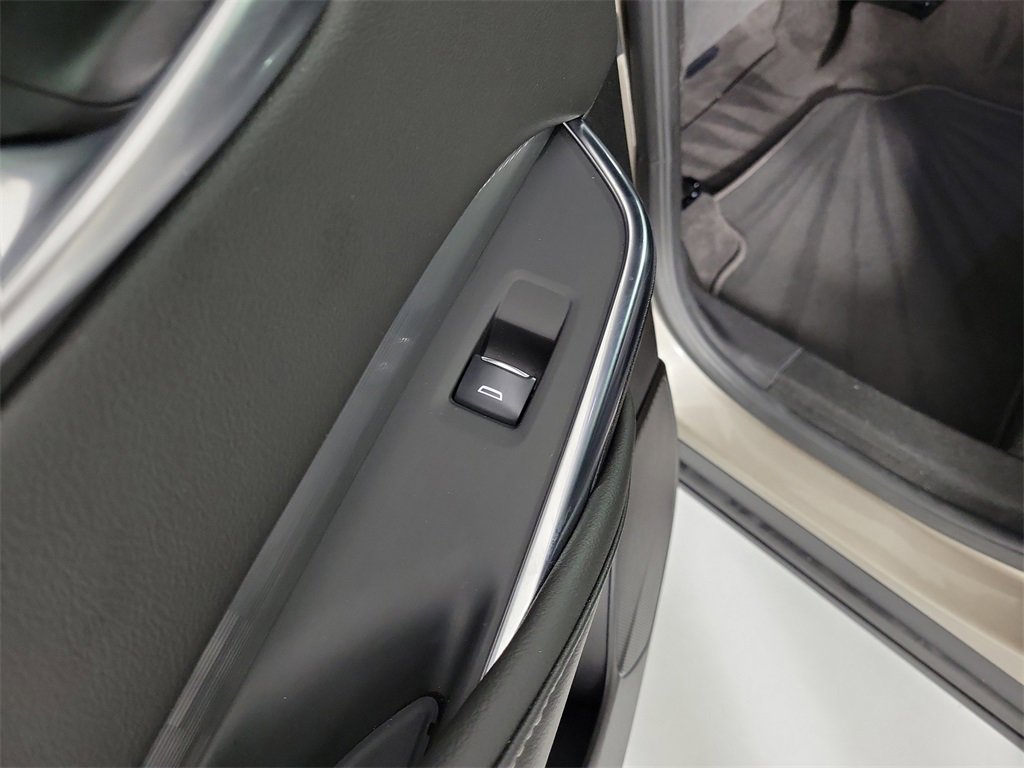 Certified 2025 Cadillac XT4 Premium Luxury image 14