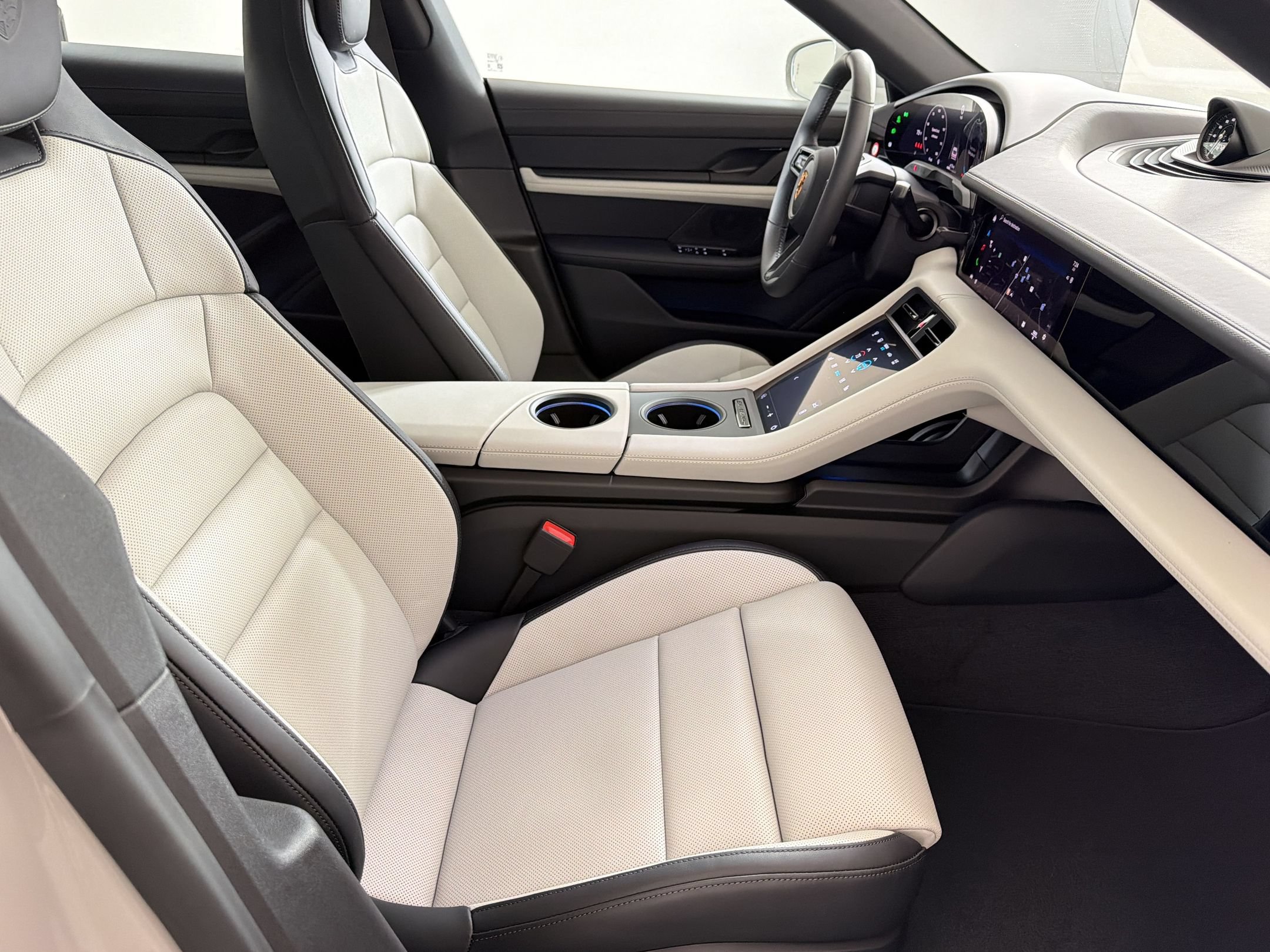 New 2026 Porsche Taycan AWD/4WD image 28