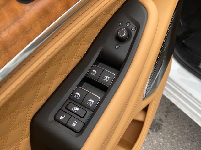 New 2025 Jeep Grand Cherokee Summit image 13