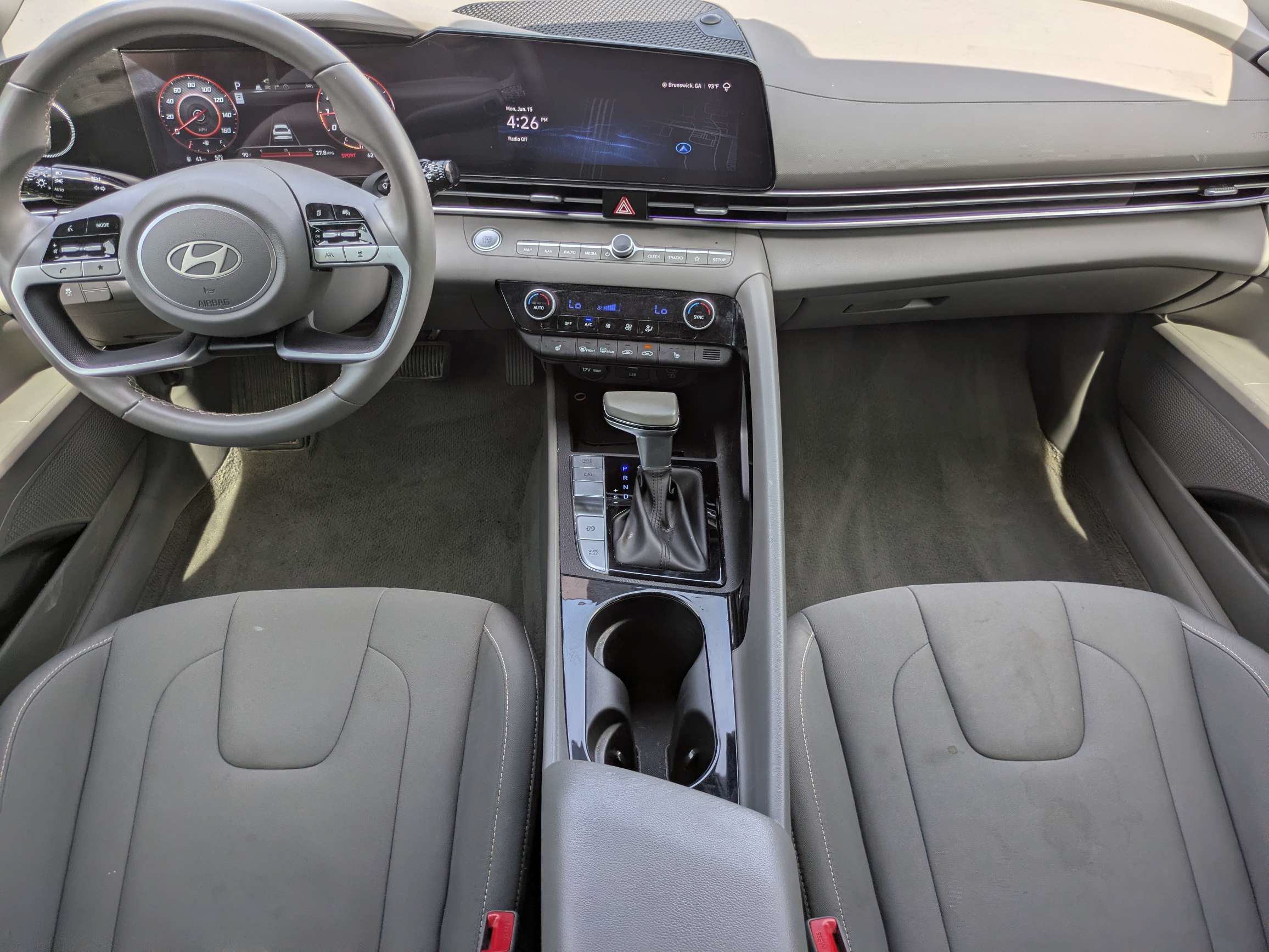 Used 2024 Hyundai Elantra SEL w/ Convenience Package FWD image 9