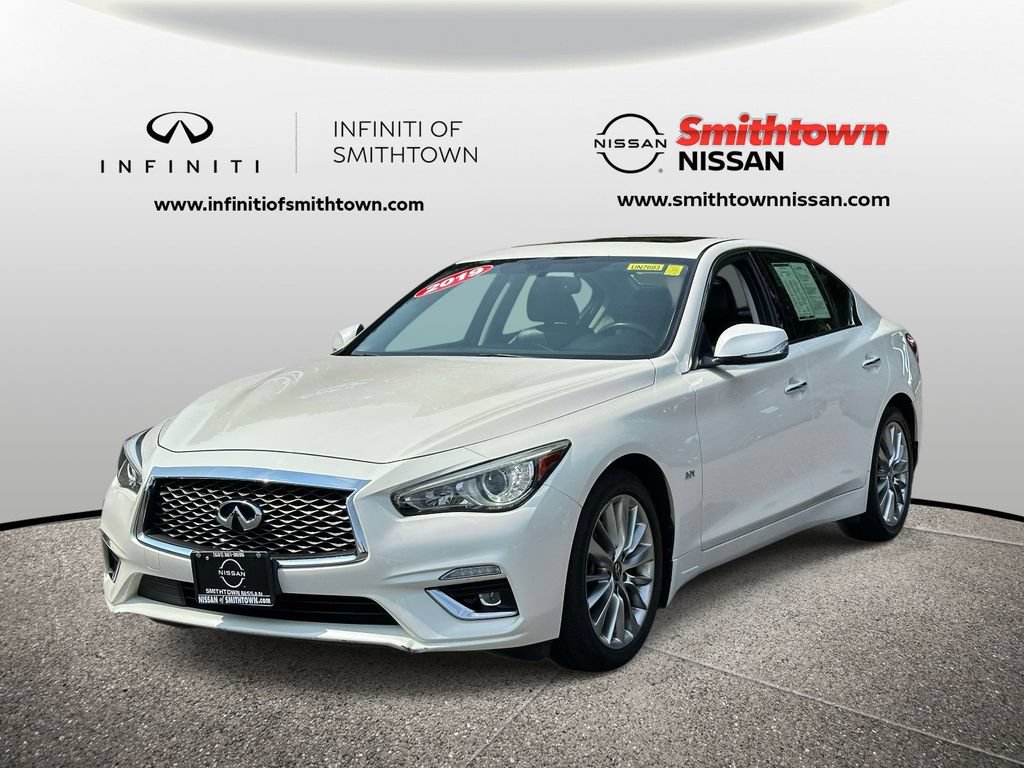 Used 2019 INFINITI Q50 Luxe w/ Essential Package (3.0T Luxe) AWD/4WD image 2