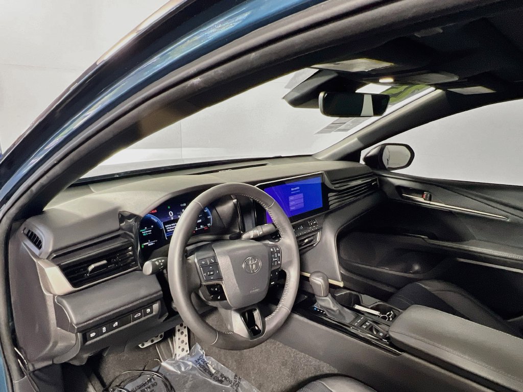 Used 2025 Toyota Camry XSE FWD image 27