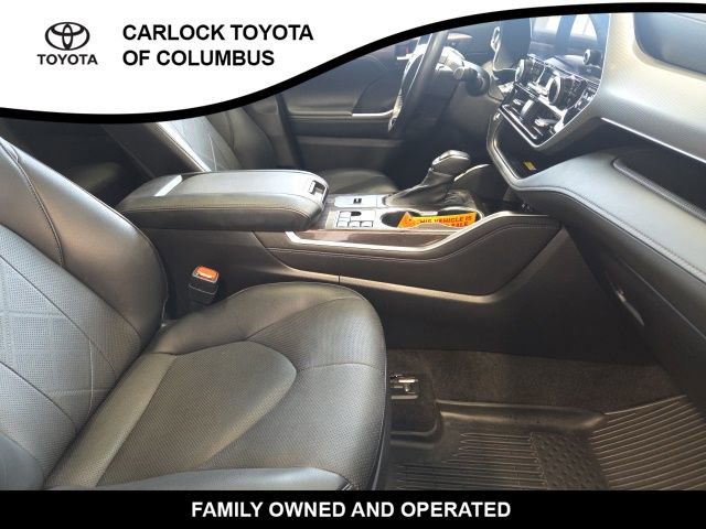 Used 2023 Toyota Highlander Platinum image 22
