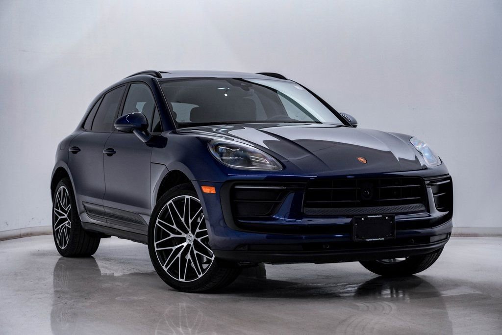 Certified 2023 Porsche Macan image 8