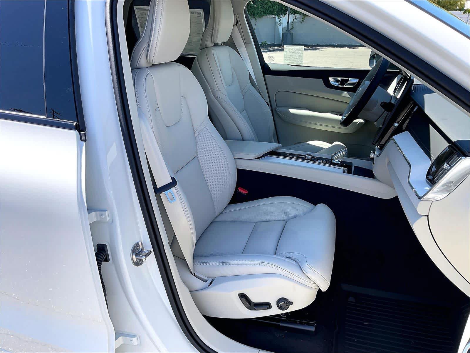New 2027 Volvo XC60 B5 Ultra AWD/4WD image 30