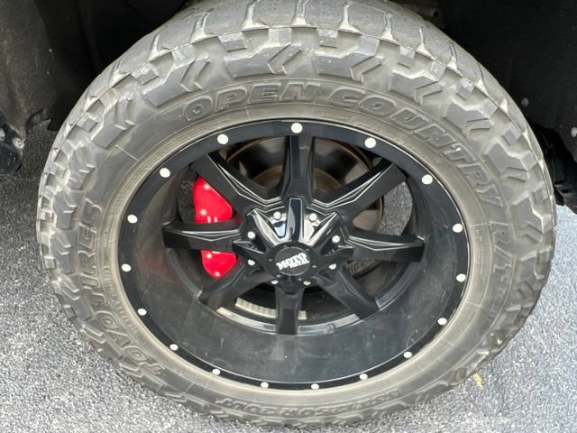 Used 2019 GMC Sierra 1500 AT4 w/ Off Road Performance Package AWD/4WD image 17
