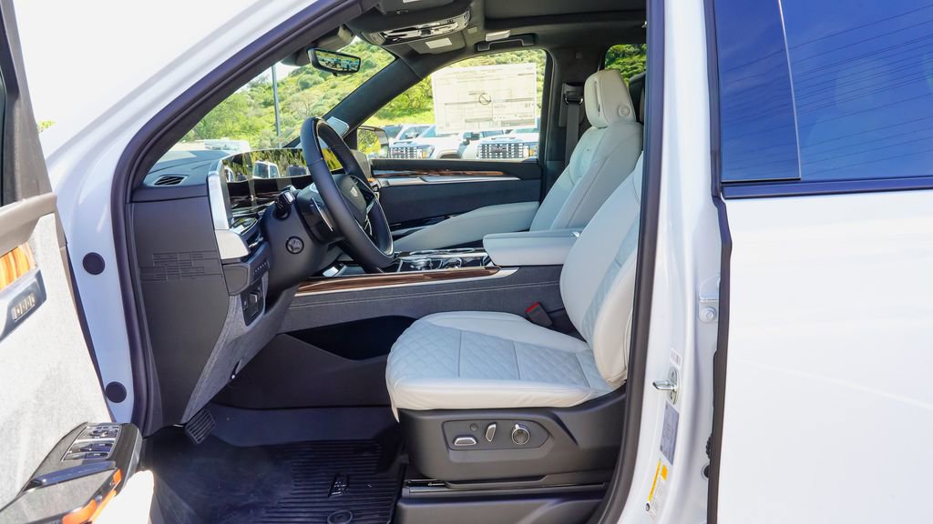 New 2026 Cadillac Escalade ESV Platinum Sport w/ LPO, ONYX Package image 14