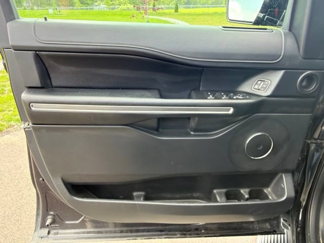 Used 2020 Ford Expedition XLT w/ Equipment Group 202A AWD/4WD image 27