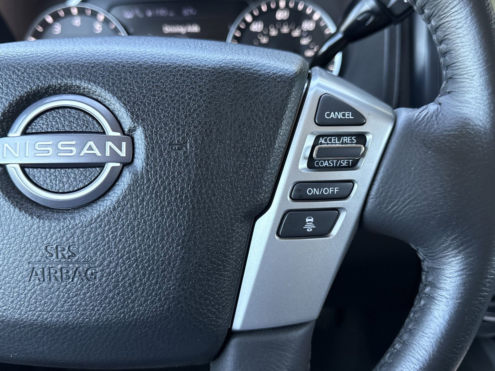 Used 2024 Nissan Titan SV w/ SV Convenience Package image 20