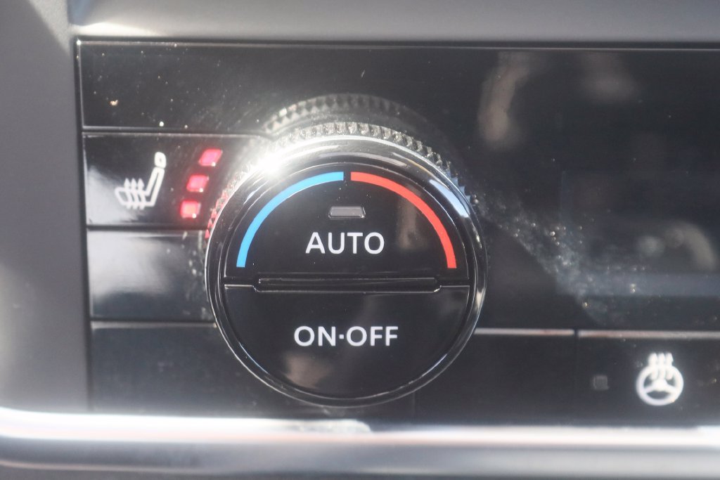 Used 2023 Nissan Rogue SV w/ SV Premium B Package AWD/4WD image 12