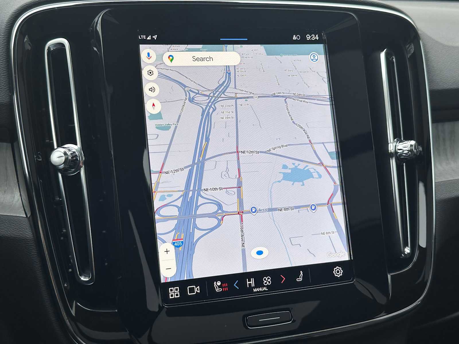 Used 2025 Volvo XC40 B5 Plus w/ Climate Package image 27