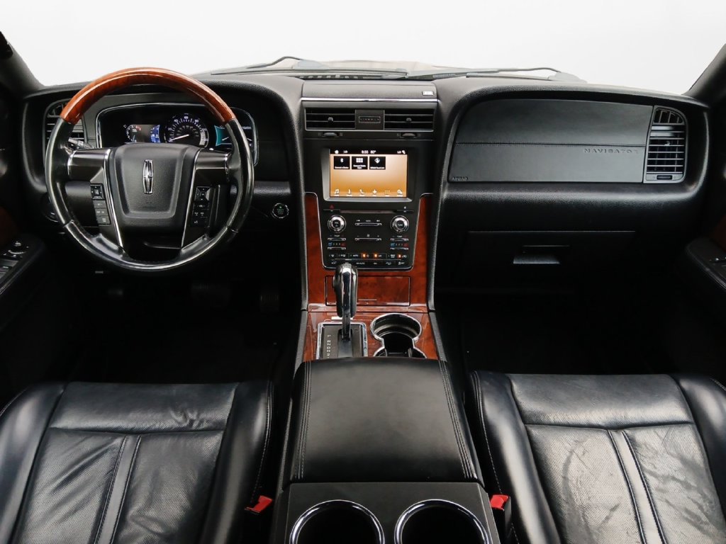Used 2017 Lincoln Navigator Select AWD/4WD image 19