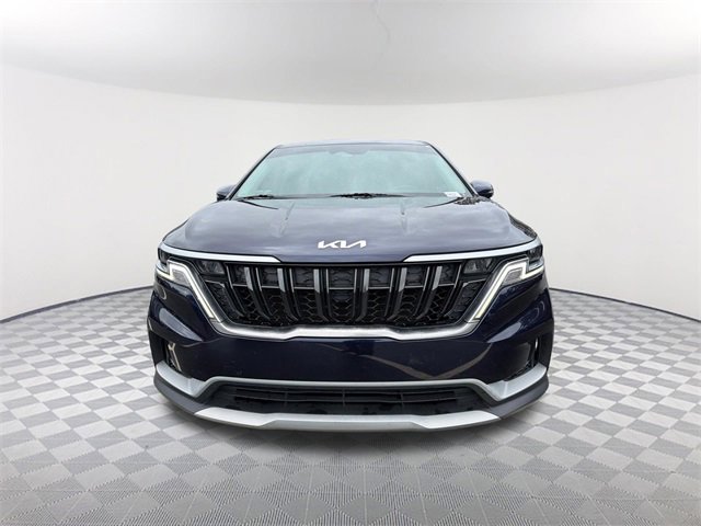 Used 2023 Kia Carnival LX video 2