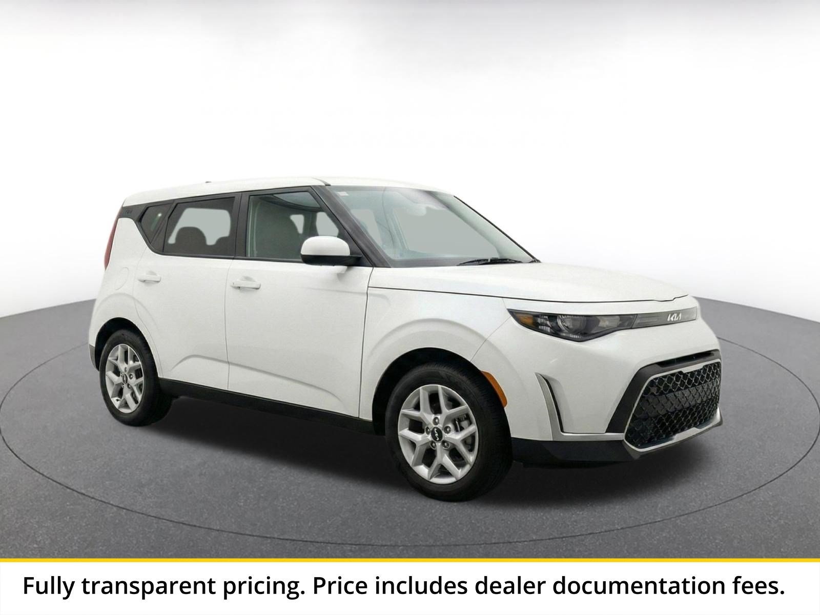 Used 2025 Kia Soul LX w/ LX Technology Package FWD image 1