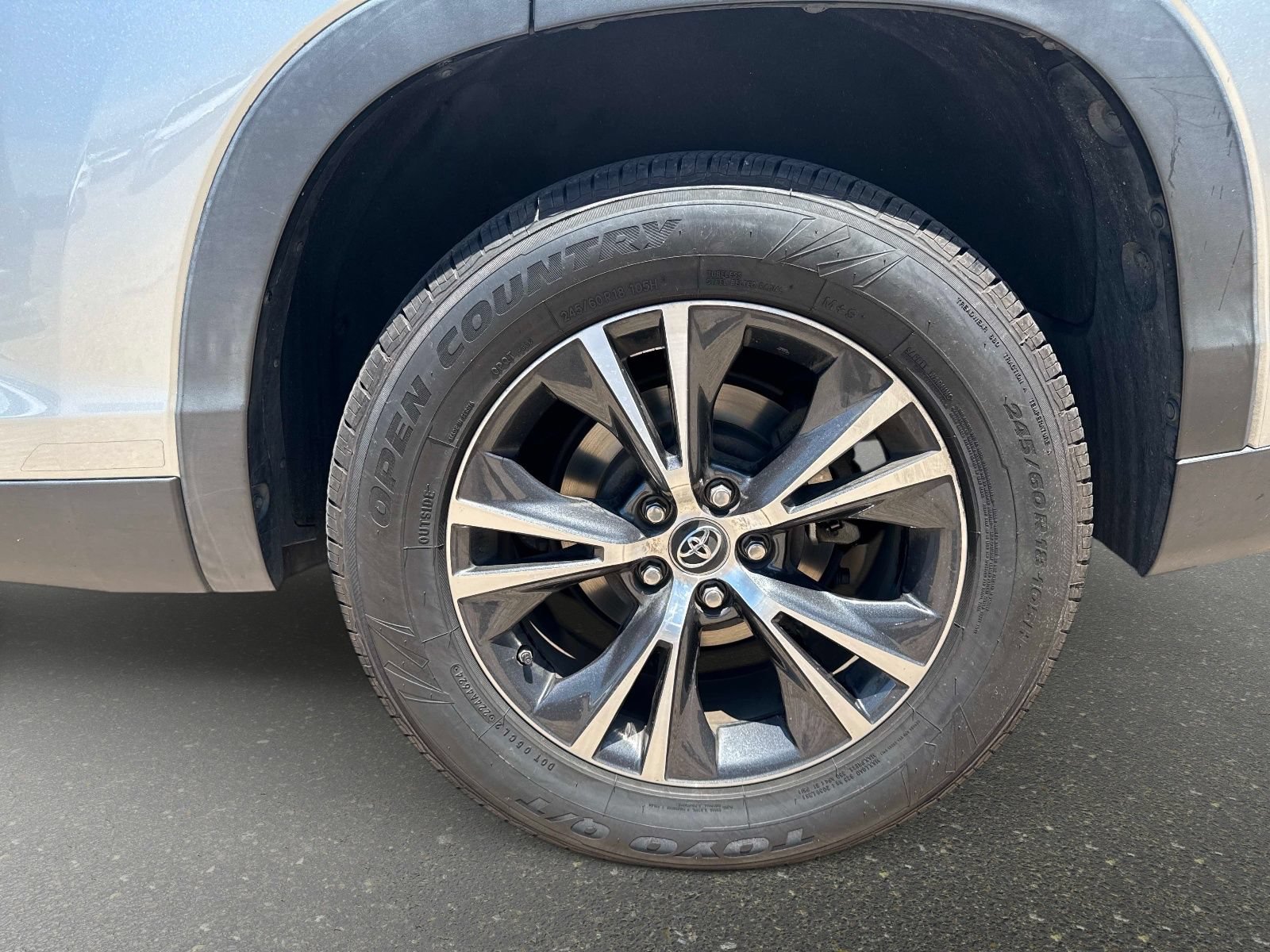 Used 2019 Toyota Highlander LE FWD image 29