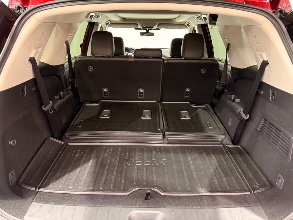 Used 2025 Nissan Pathfinder Platinum w/ Cargo Package image 13