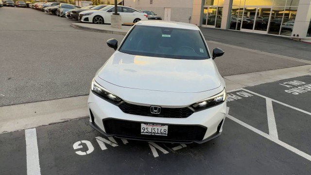 Used 2025 Honda Civic Sport image 3