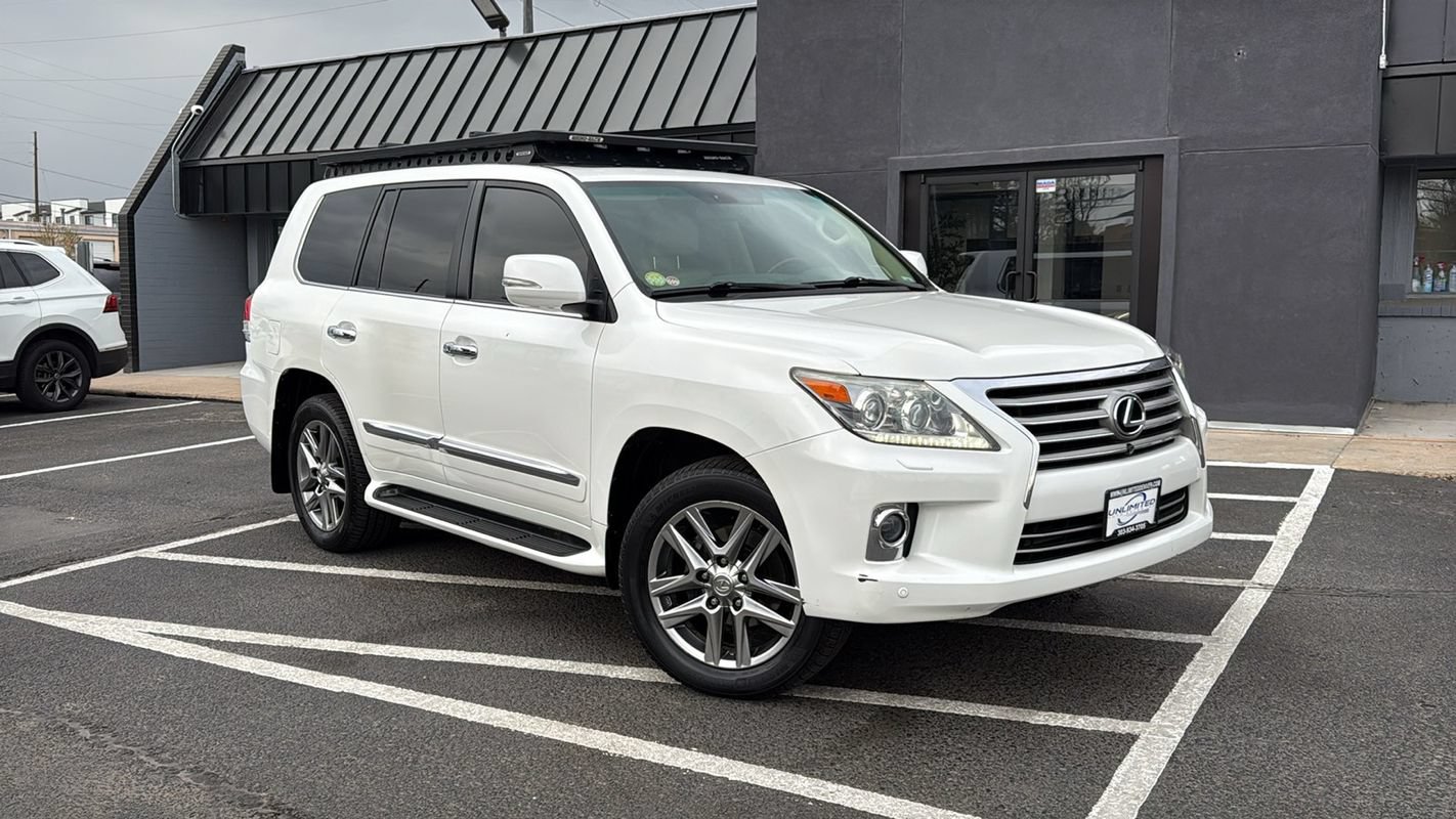 Used 2013 Lexus LX 570 4WD w/ Luxury Pkg