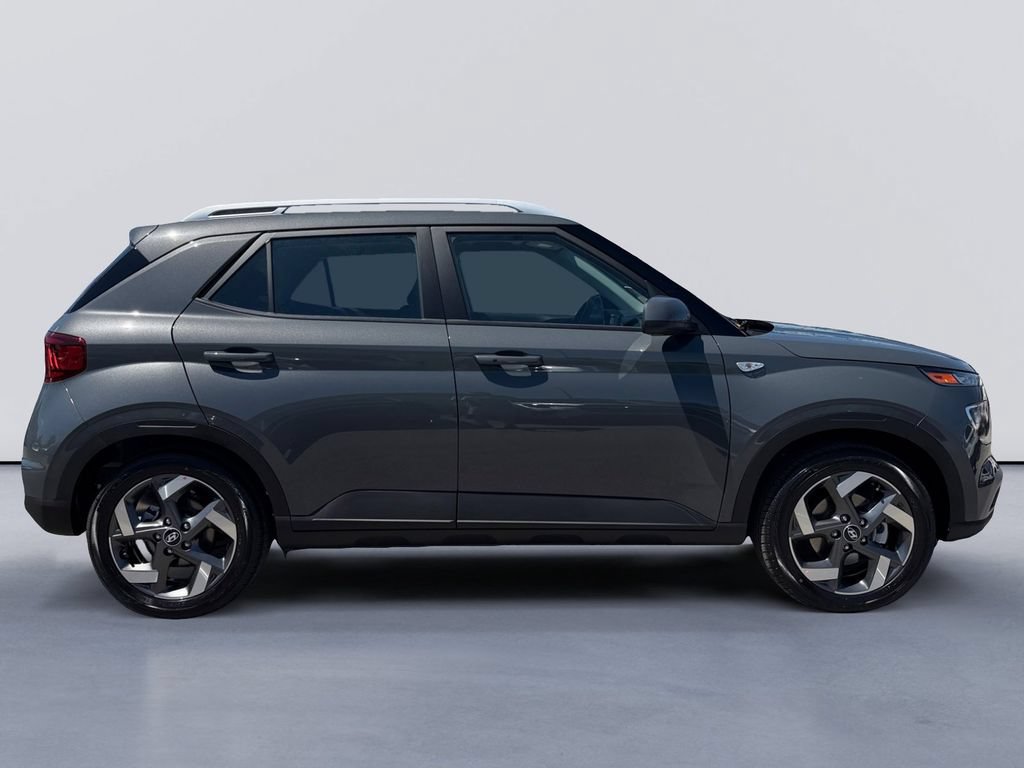 New 2026 Hyundai Venue SEL FWD image 2