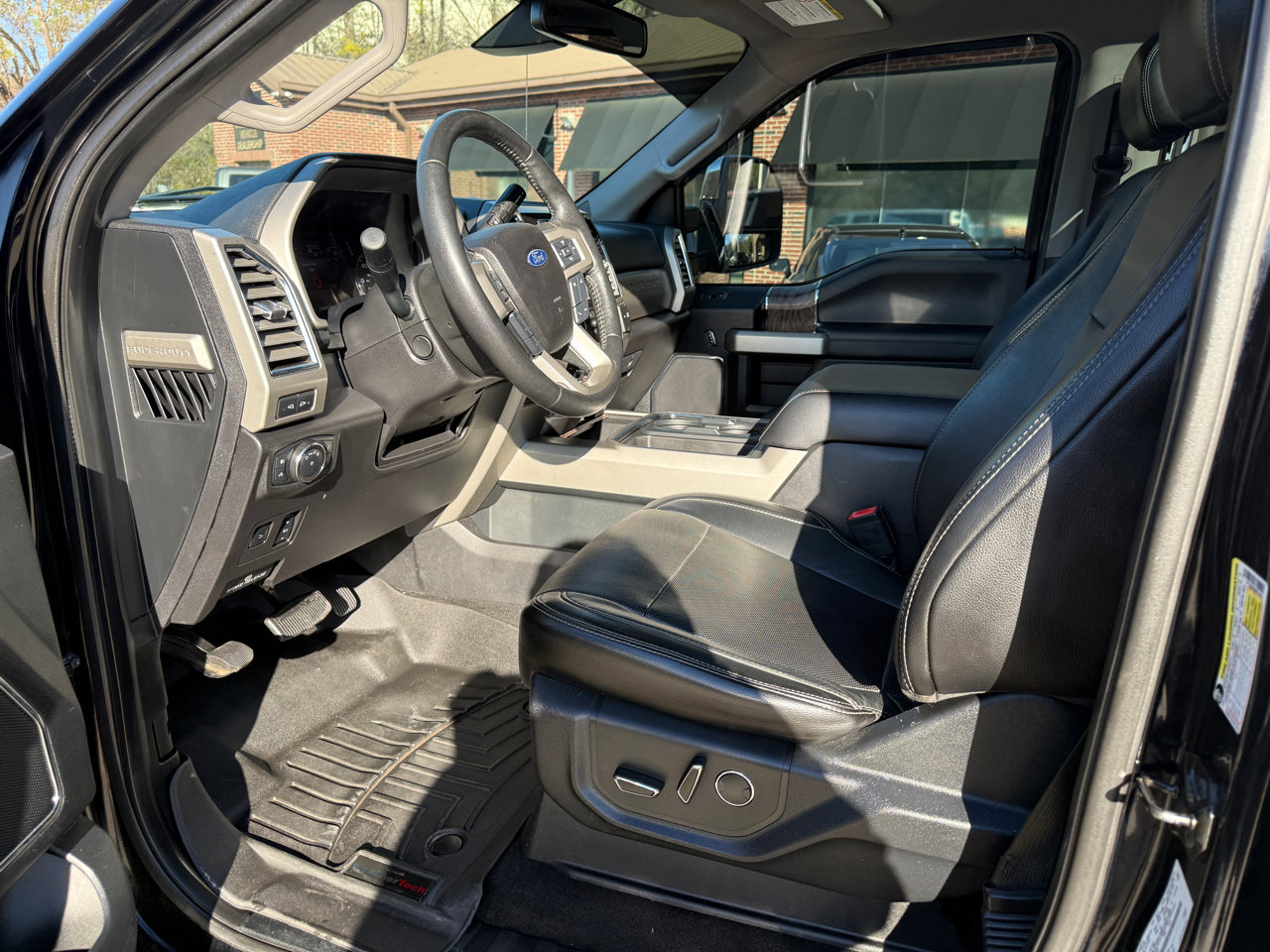 Used 2017 Ford F250 Lariat w/ Lariat Ultimate Package image 12