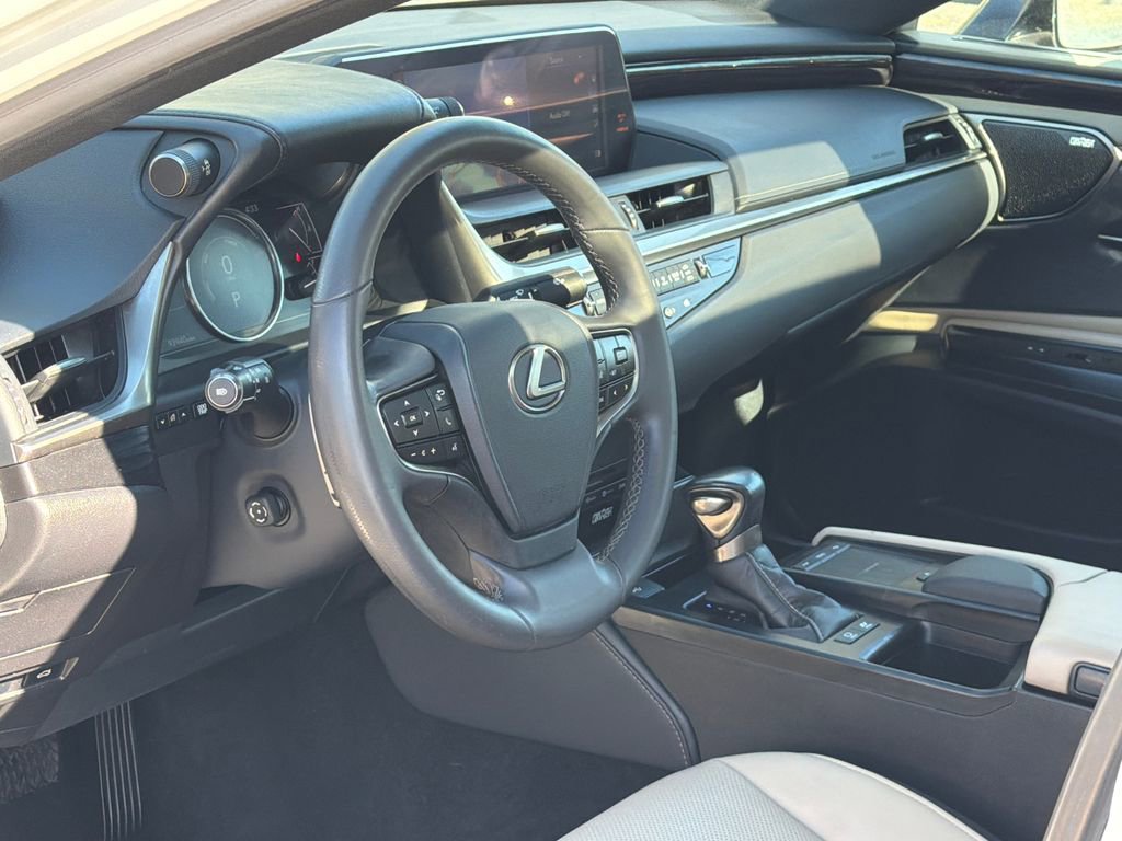 Used 2021 Lexus ES 300h w/ Premium Package image 12