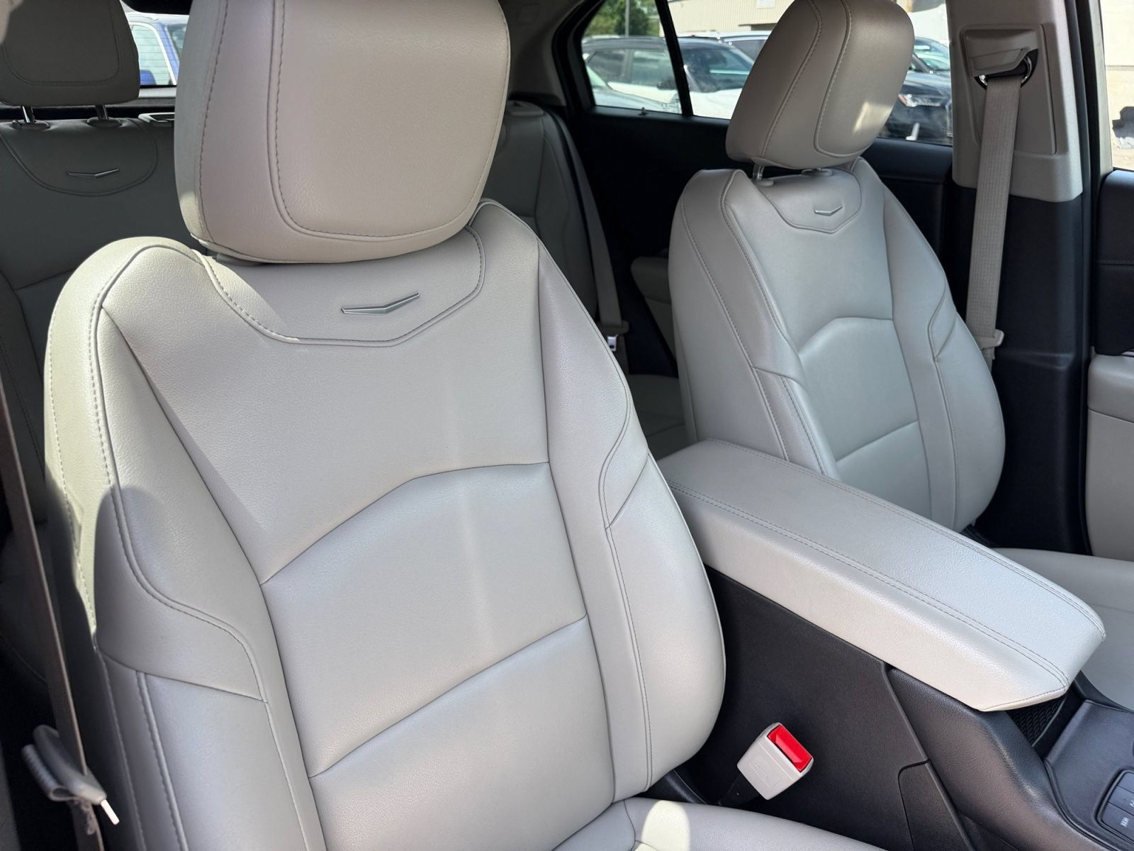 Used 2023 Cadillac XT4 Luxury AWD/4WD image 10