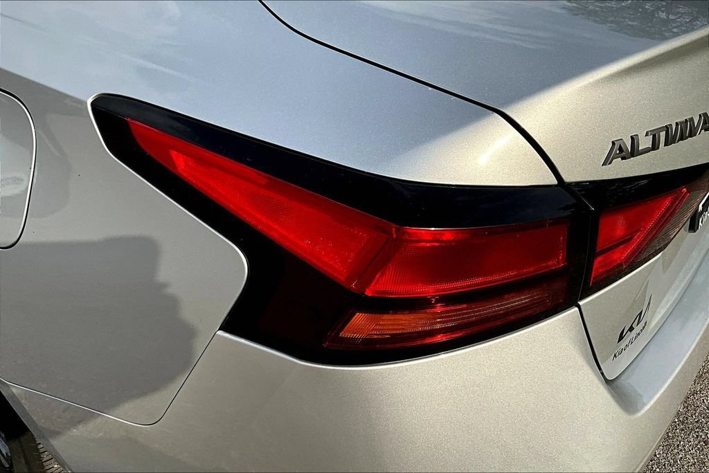 Used 2024 Nissan Altima 2.5 SV FWD image 20
