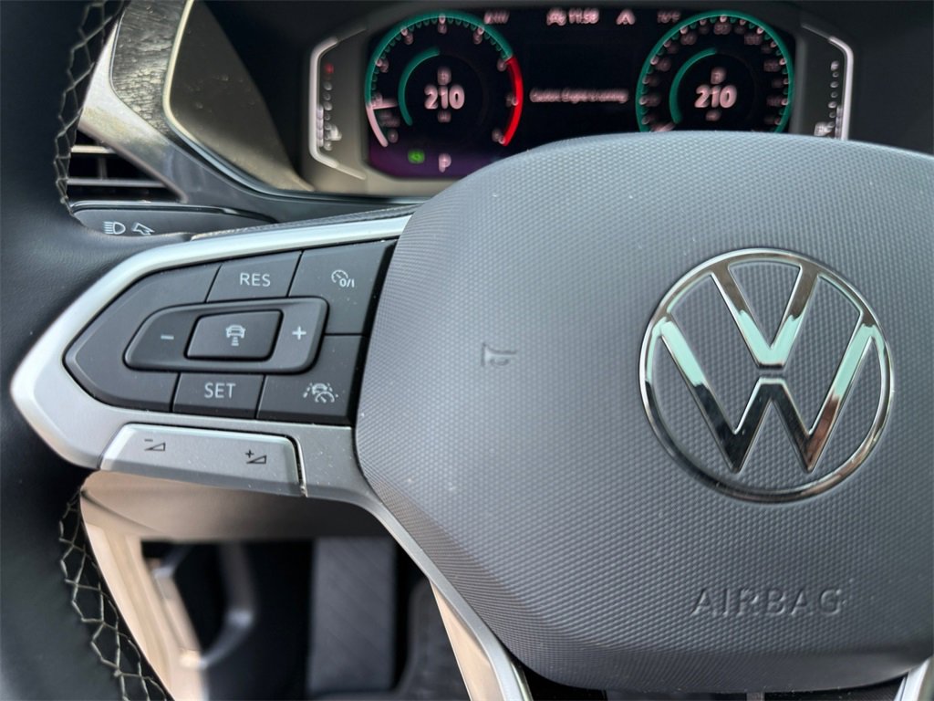 Used 2022 Volkswagen Taos SEL image 25