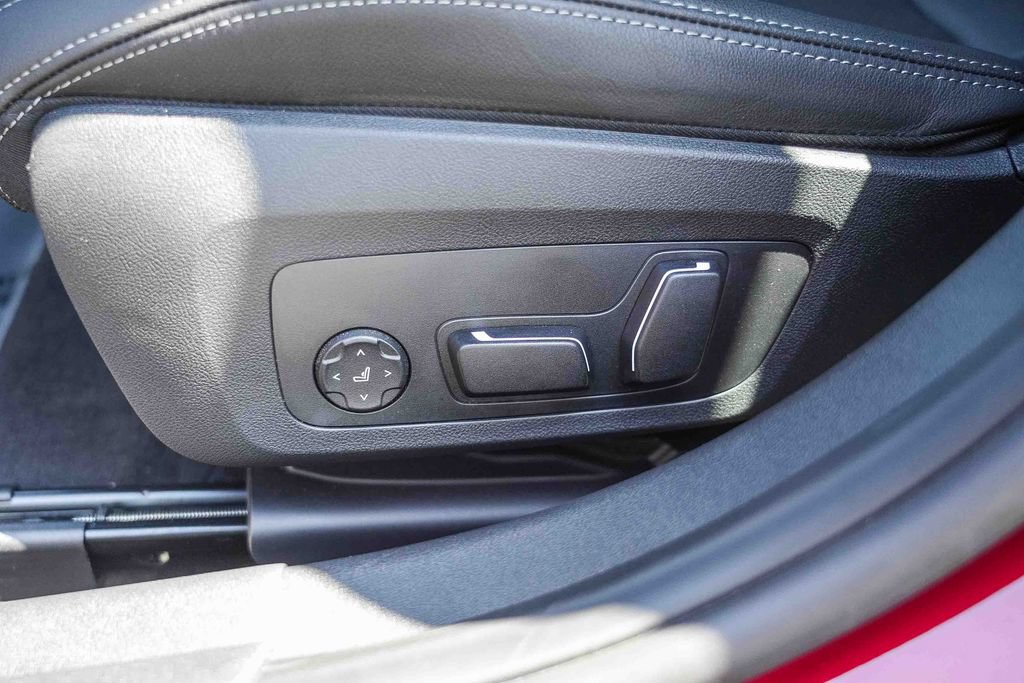 Used 2025 BMW M340i Sedan RWD image 22