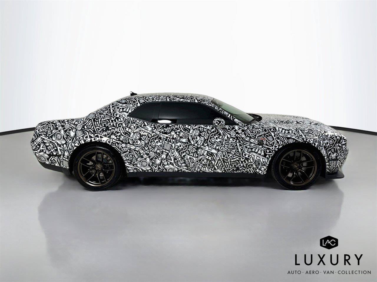 Used 2022 Dodge Challenger SRT Hellcat RWD image 5