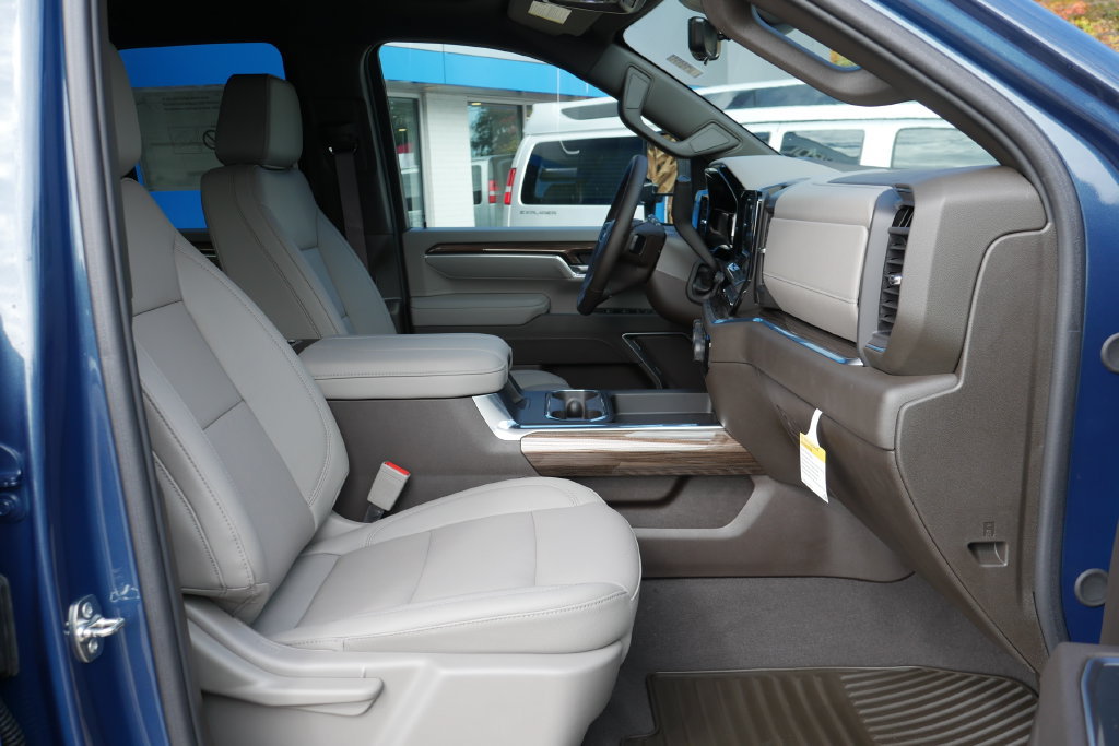 New 2026 Chevrolet Silverado 2500 LT w/ Safety Package AWD/4WD image 8